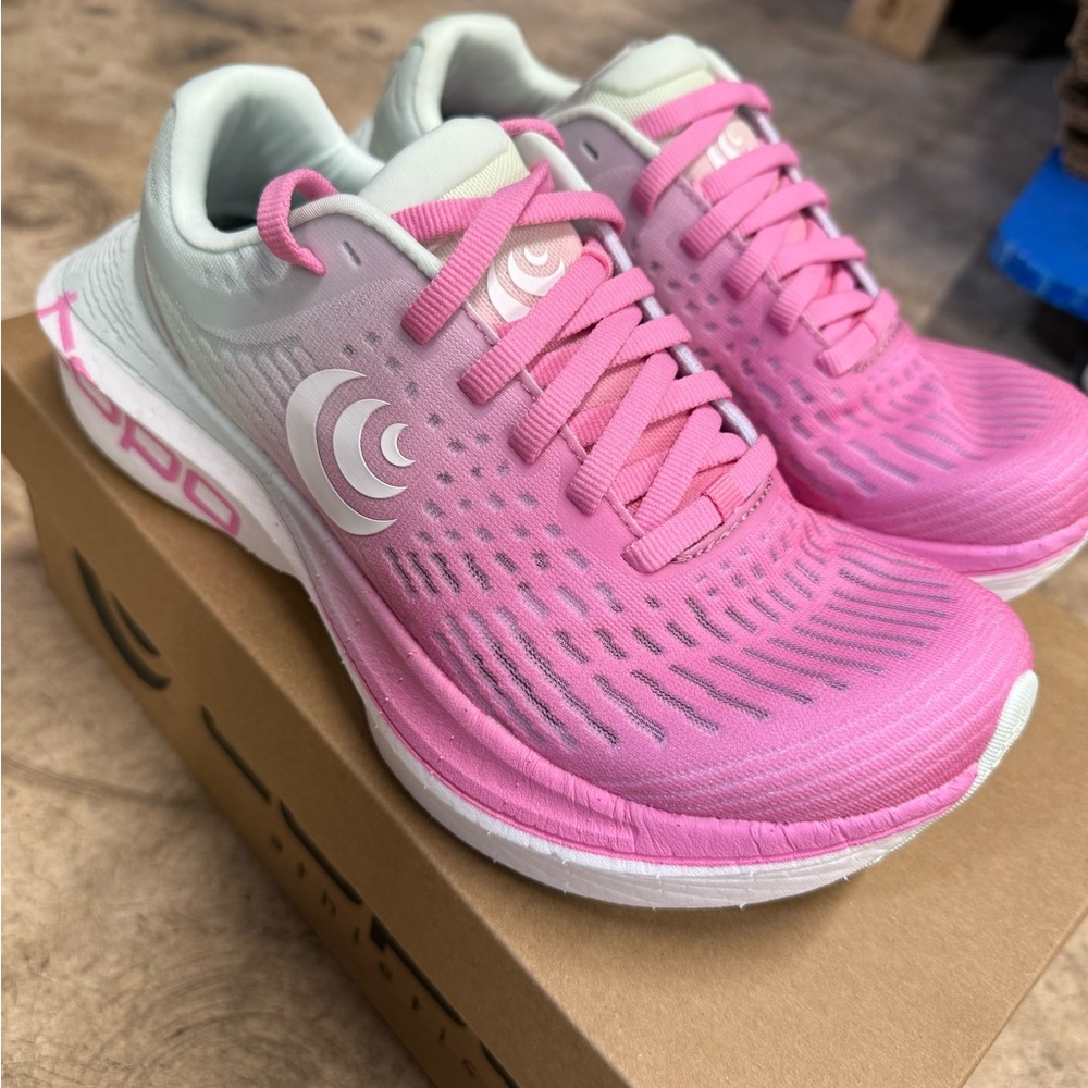 Pink Women's Athletic Running Shoes - Unknown Brand